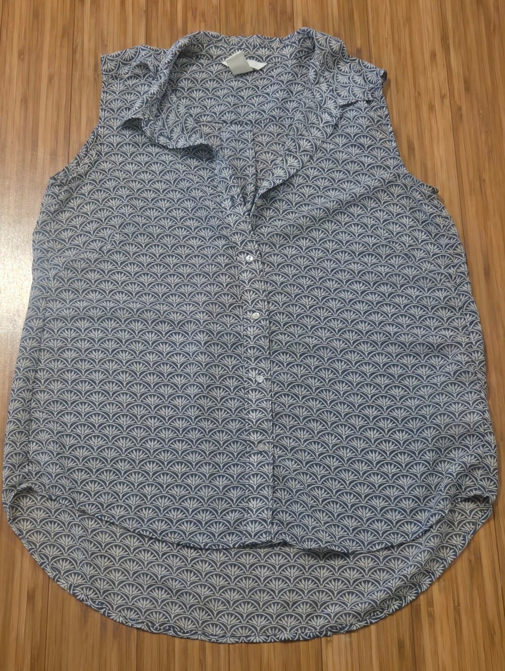 H&M Sleeveless Sheer Geometric Print Blouse in Navy and White